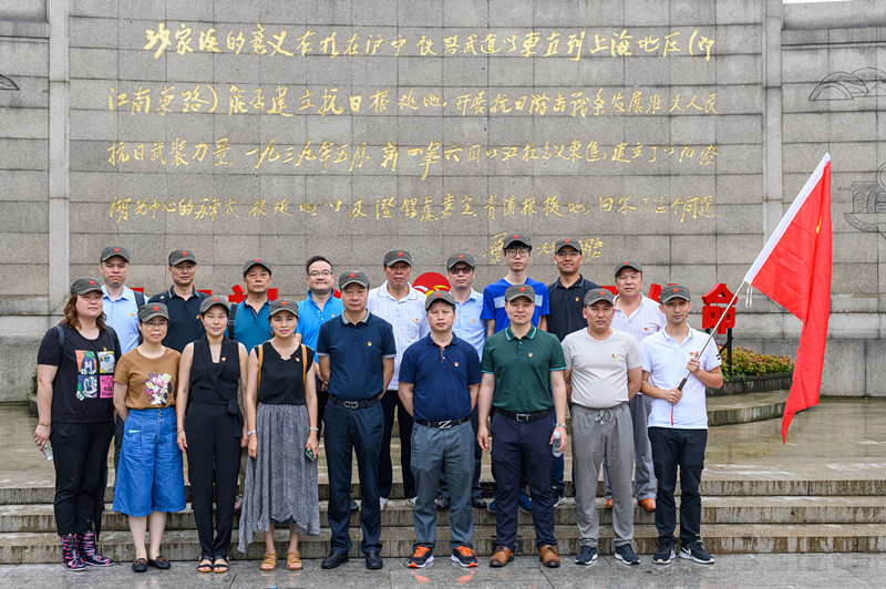 麥點(diǎn)彩印黨支部開展“重溫誓詞，不忘初心，牢記使命”主題黨日活動(dòng)